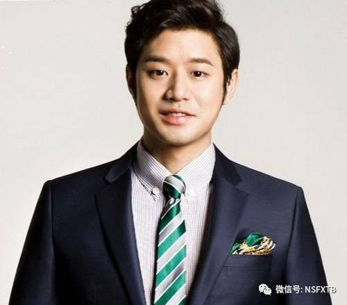 娃娃脸男生好看的发型