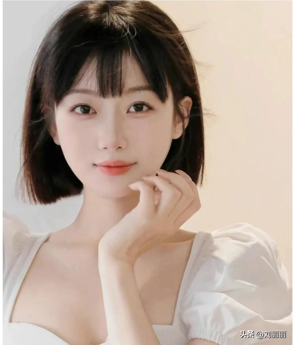 发型剪来剪去，忘不了的还是波波头，瘦脸时尚很百变