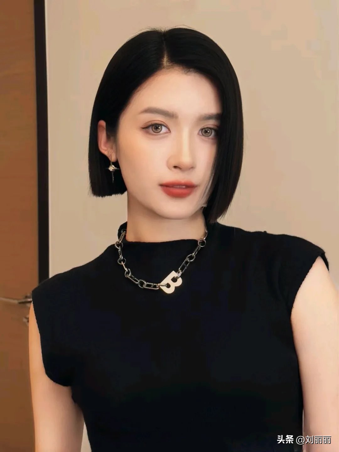发型剪来剪去，忘不了的还是波波头，瘦脸时尚很百变