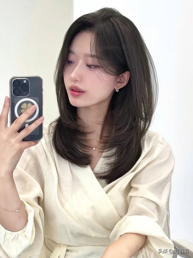 2025韩系短发封神指南|精灵短发层次波波头,选对秒变氛围感美女
