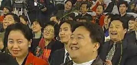 央视春晚“笑脸哥”：三十年前，我生活环境比“大衣哥”还差