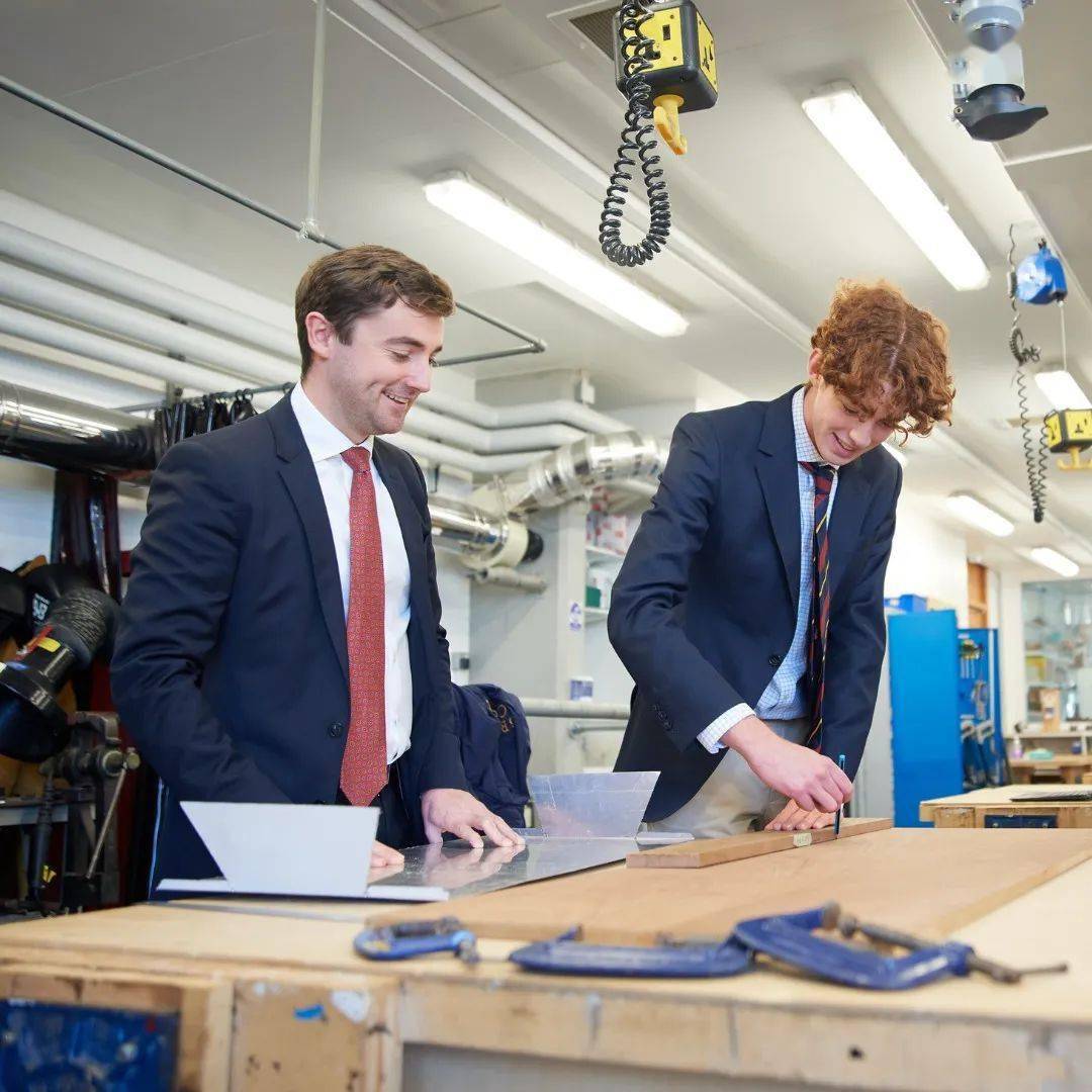 危险！能否用智能AI写论文？可能性后果是什么？