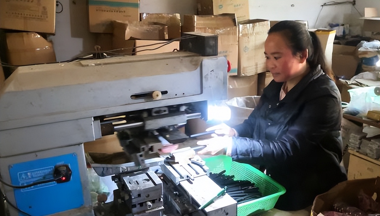 美国日本都不造圆珠笔了？因为中国的一支笔只赚1一分钱