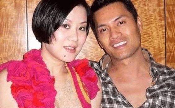 他一生娶了三个老婆，全部美若天仙，最后与“10亿富婆”双宿双栖