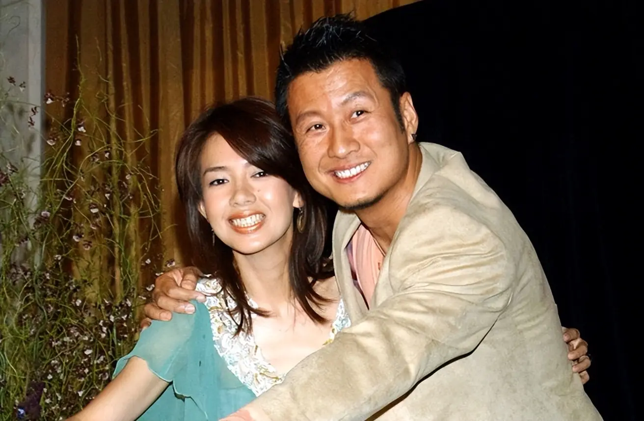 61岁孙兴官宣婚讯,与同居1月的前妻三度复合,富婆女友体面成全