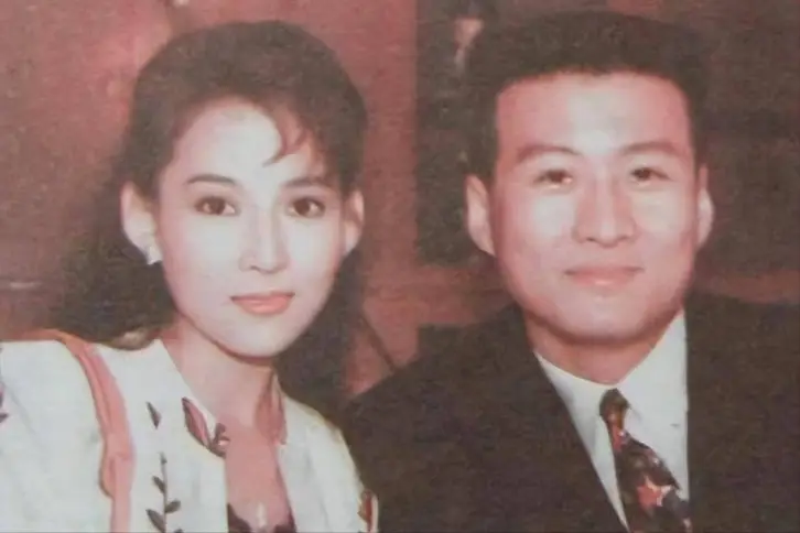 61岁孙兴官宣婚讯,与同居1月的前妻三度复合,富婆女友体面成全