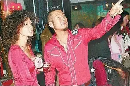 61岁孙兴官宣婚讯,与同居1月的前妻三度复合,富婆女友体面成全