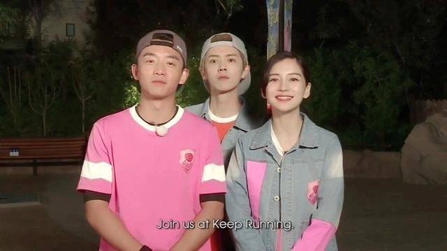 难怪大家说合影要远离鹿晗，本以为是玩笑话，看到照片就懂了！