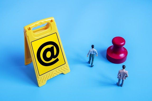 网信办春节雷霆出手！这四股“网黑”势力，终于要被收拾了