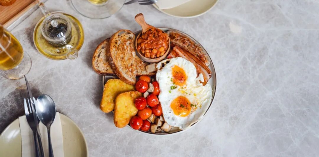 还在用薯条蘸番茄酱吃？看完这些“暗黑”薯条料理，你会沉默