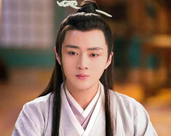 8位男星男生女相，有的越来越娇俏，有的成油腻大叔，长发遭人嫌