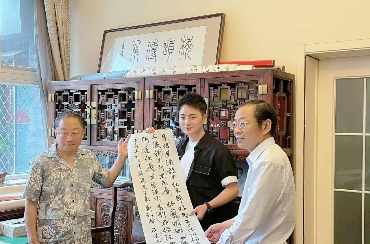 8位男星男生女相，有的越来越娇俏，有的成油腻大叔，长发遭人嫌