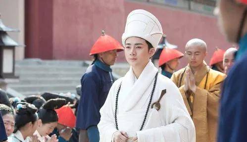 8位男星男生女相，有的越来越娇俏，有的成油腻大叔，长发遭人嫌