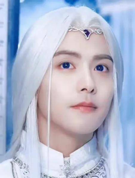 8位男星男生女相，有的越来越娇俏，有的成油腻大叔，长发遭人嫌