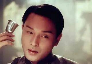 8位男星男生女相，有的越来越娇俏，有的成油腻大叔，长发遭人嫌