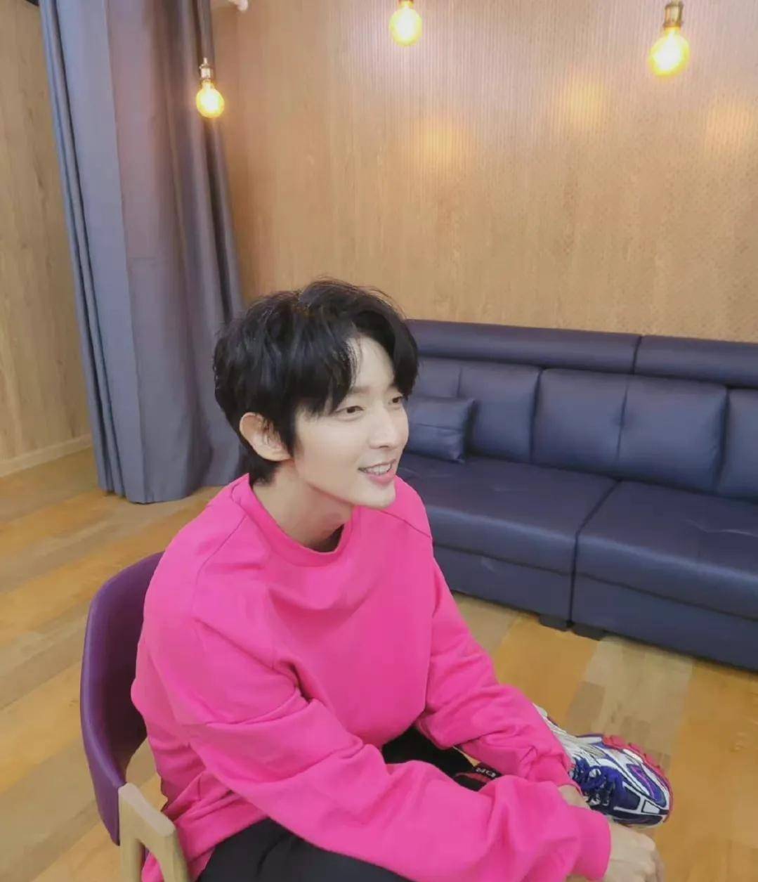 8位男星男生女相，有的越来越娇俏，有的成油腻大叔，长发遭人嫌