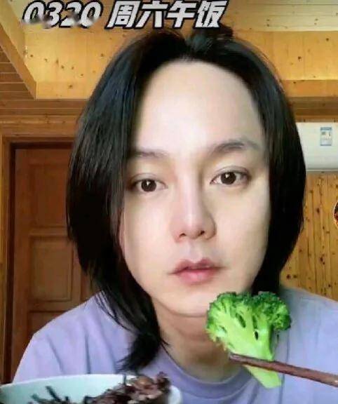 8位男星男生女相，有的越来越娇俏，有的成油腻大叔，长发遭人嫌