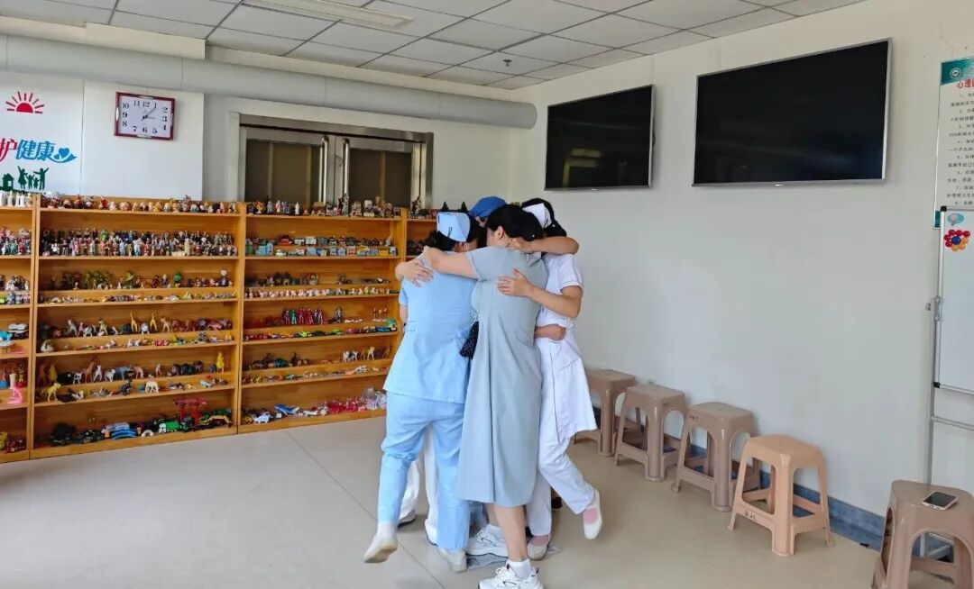心灵减压，快乐同行——护理部联合心理门诊共同开展团体心理辅导活动