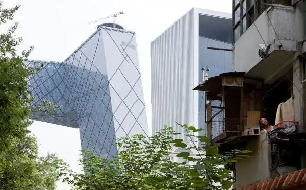 当真相成为赌注：战地记者的生死记录