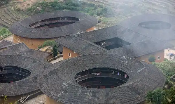 当真相成为赌注：战地记者的生死记录