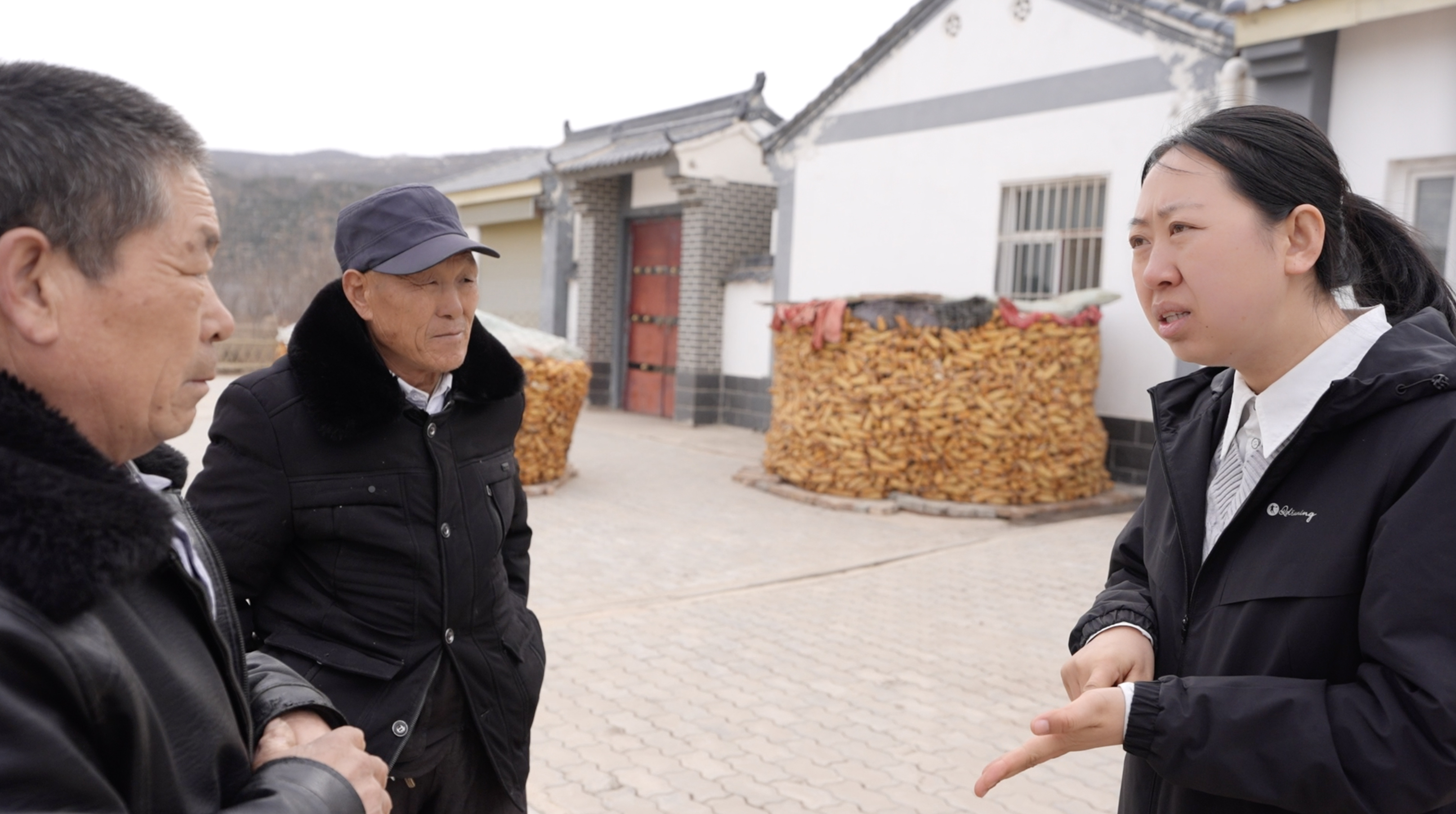 “90后”女村支书成长记