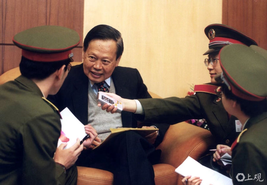 杨振宁和上海的不解情缘