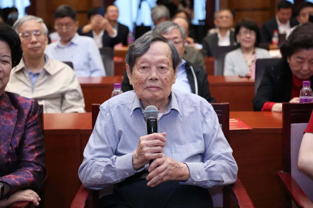 杨振宁先生生平