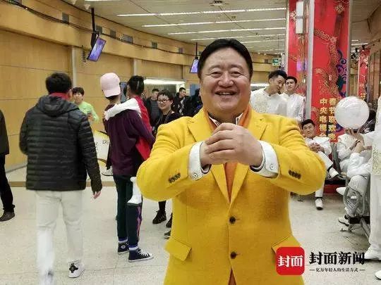 “春晚最牛观众” 来自哈尔滨的“笑脸哥”霸屏春晚19年