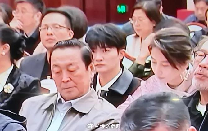 #新闻联播看到周深#