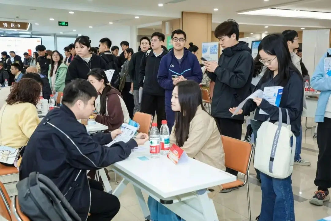 促进产才融合，服务国家战略——2026春季上海建交航运招聘会成功举办