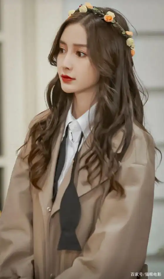 Angelababy跑男上绑爱心双马尾，甜美得像高中生，网友：是32岁吗