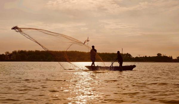 外国人眼里这十年③ | 江苏洪泽湖渔民：上岸置家，创业转型