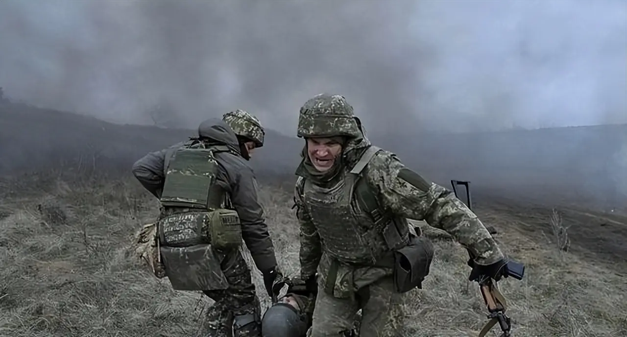 难怪俄乌打了3年，美媒公开后普京才知道，美军杀死上万俄军