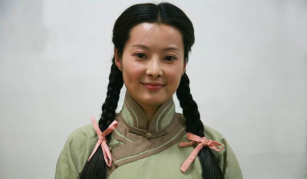 一见钟情！香港富豪追求袁立，送800万房被拒，12年的坚持爱情