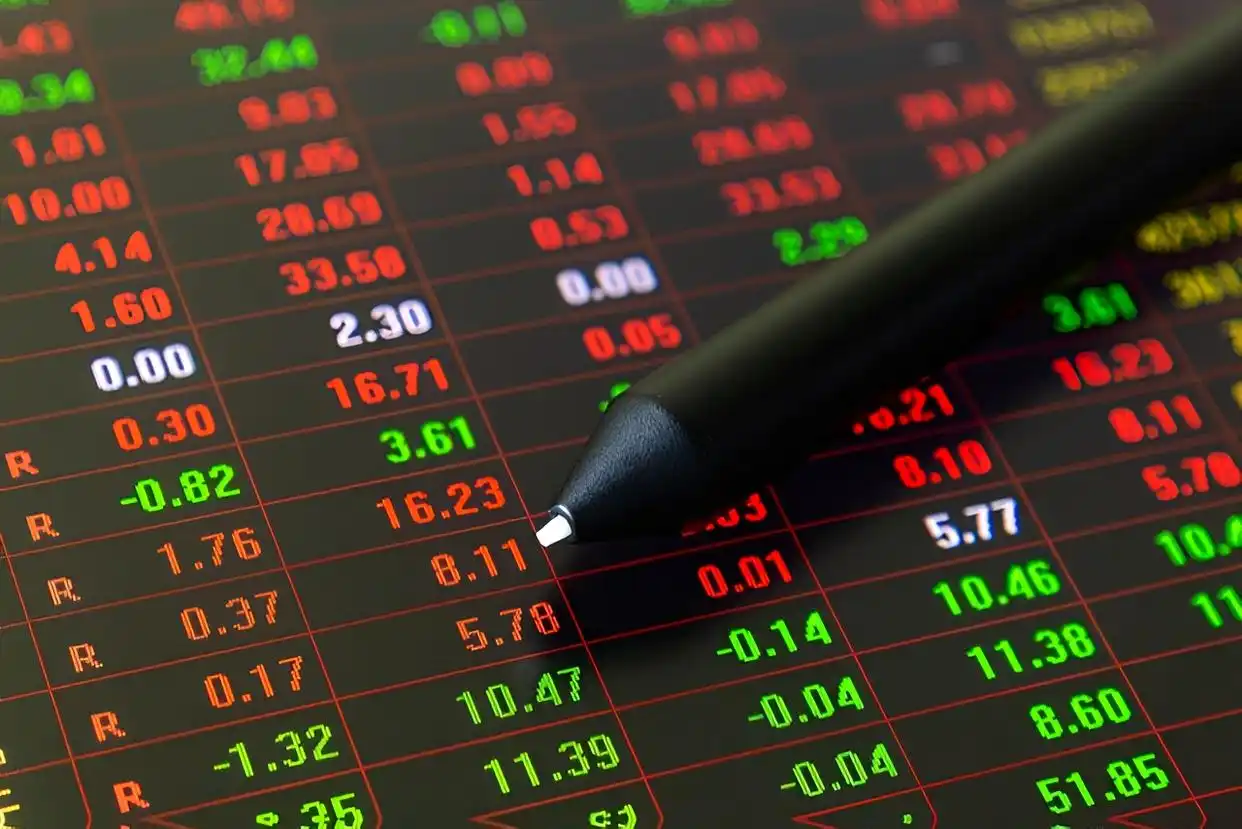 主力操盘全揭秘:从建仓到出货,三线扭转教你一眼看穿!