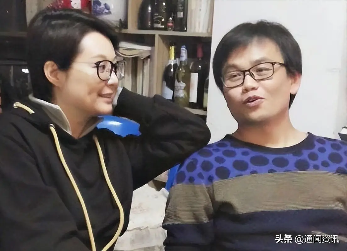 袁立的悲哀：与富豪同居12年不结婚，今3婚嫁诗人50岁无儿无女