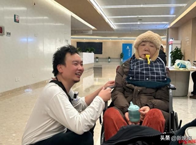 怒斥碰瓷母亲的儿子,未说出口的话看哭全网