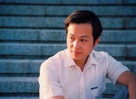 新闻联播最敬业主持人,25年无差错,死后万人送葬