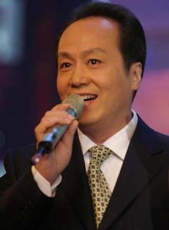 新闻联播最敬业主持人,25年无差错,死后万人送葬