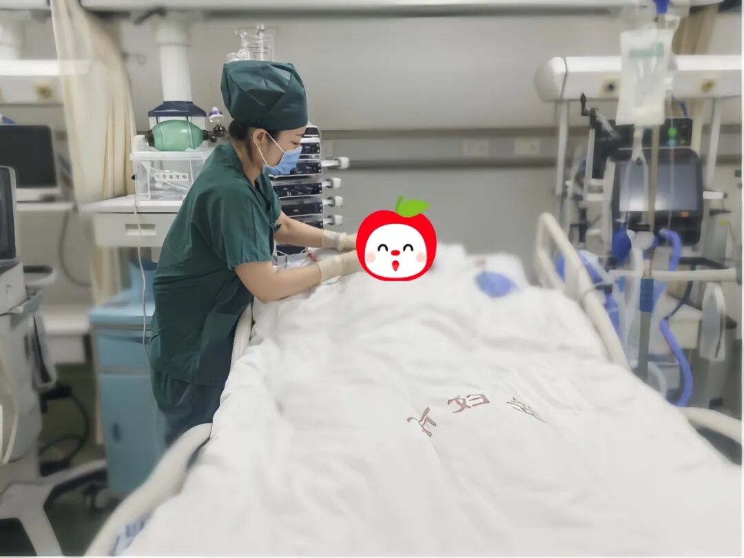 42岁+二胎+胎盘植入……手术室里的情形惊心动魄，在场所有人祈祷母子平安