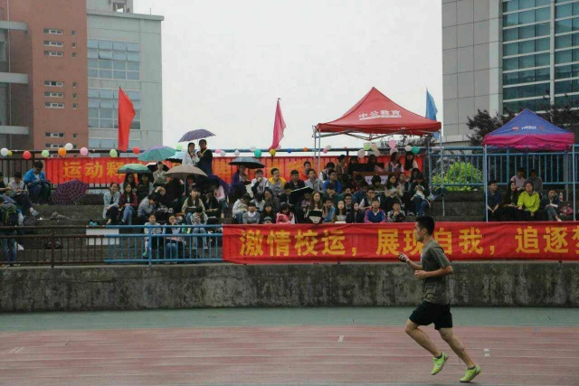 坚定地脚步 不变的决心西政国防生参加校运会纪实