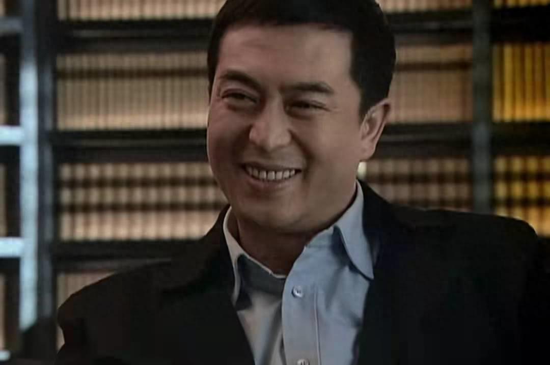 重温《蜗居》原著才懂,为啥42岁的宋思明对25岁的海藻如此痴迷?