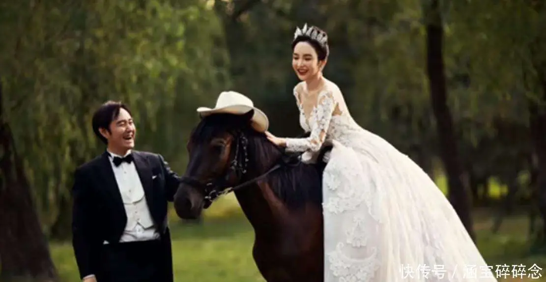 冯雷何昊阳结婚照曝光!51岁反派专业户婚姻生活藏不住了?