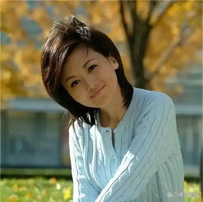 央视颜值天花板涂经纬,与撒贝宁同居 4 年转身嫁富商,今现状令人唏嘘