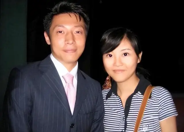 和撒贝宁同居四年,却转身投入富豪怀抱,没想到如今竟沦落至此