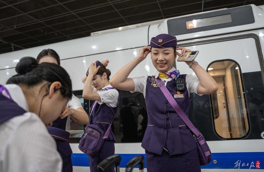 京港、沪港间高铁动卧列车夕发朝至 刚学会了粤语的“高姐”想去香港玩