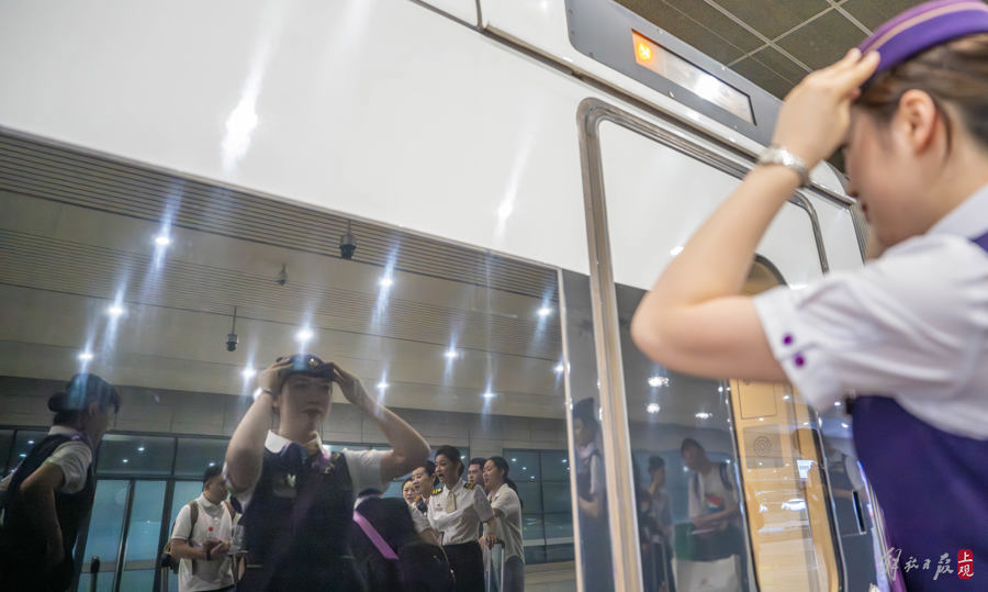 京港、沪港间高铁动卧列车夕发朝至 刚学会了粤语的“高姐”想去香港玩