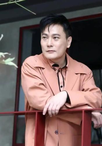 张信哲最催泪的十首情歌:35年经典重现,第1首让人泪流不止!