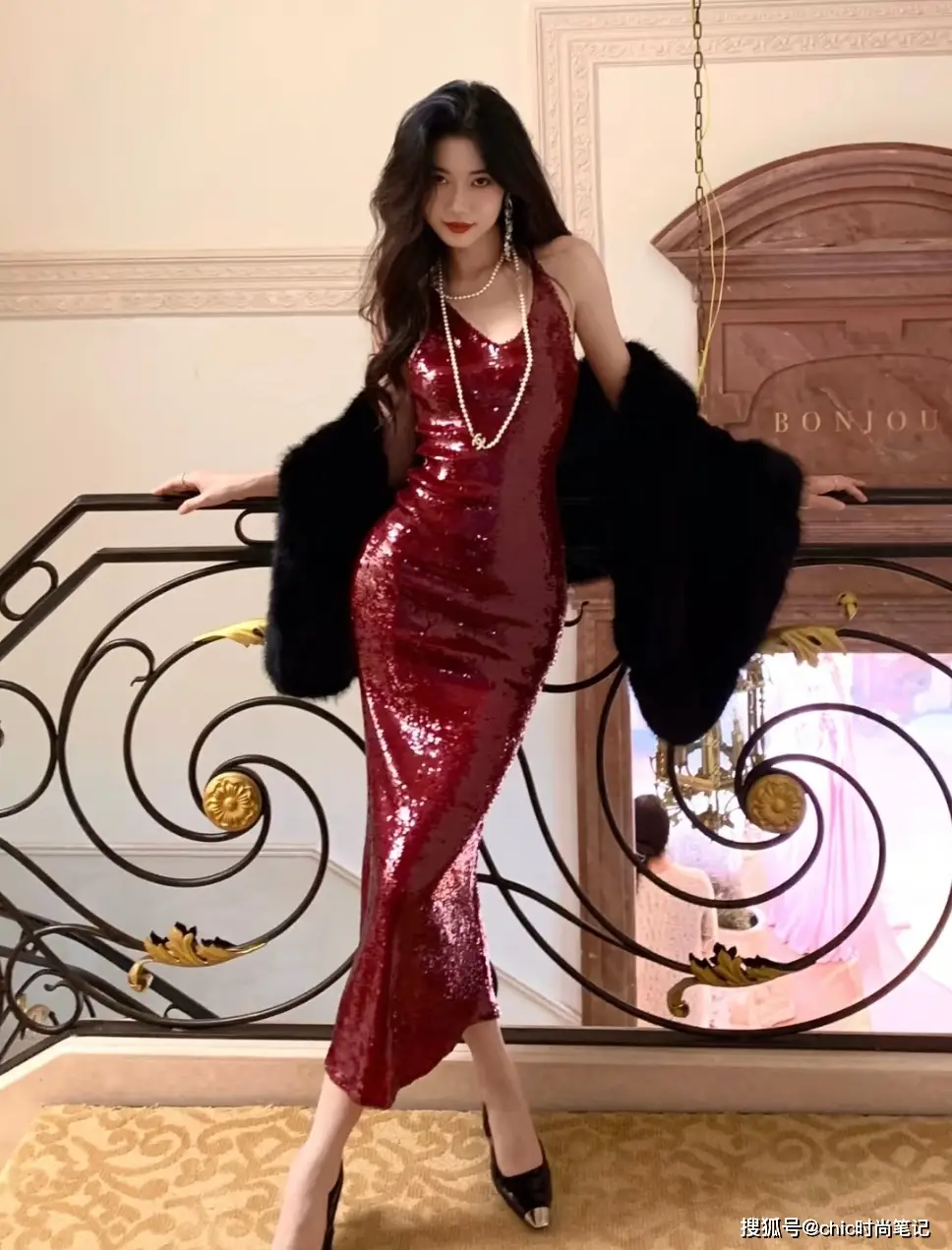 年会晚宴不能停!美美的年会穿搭指南来了,成为最耀眼的Queen
