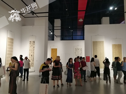 首届周永健书法艺术奖作品展开幕 近百幅精品亮相重庆美术馆